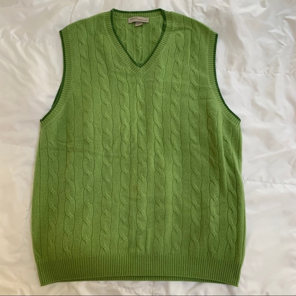 Kinross 100% cashmere green cable knit sweatervest